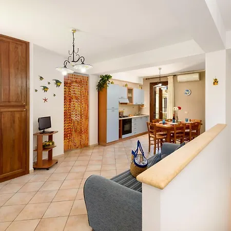 I Tre Golfi Garden Apartment *