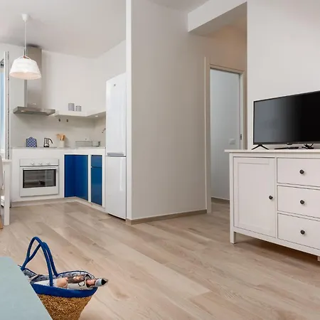 I Tre Golfi - Con Terrazzo Fino A 800 Mt Dal Mare Appartement *